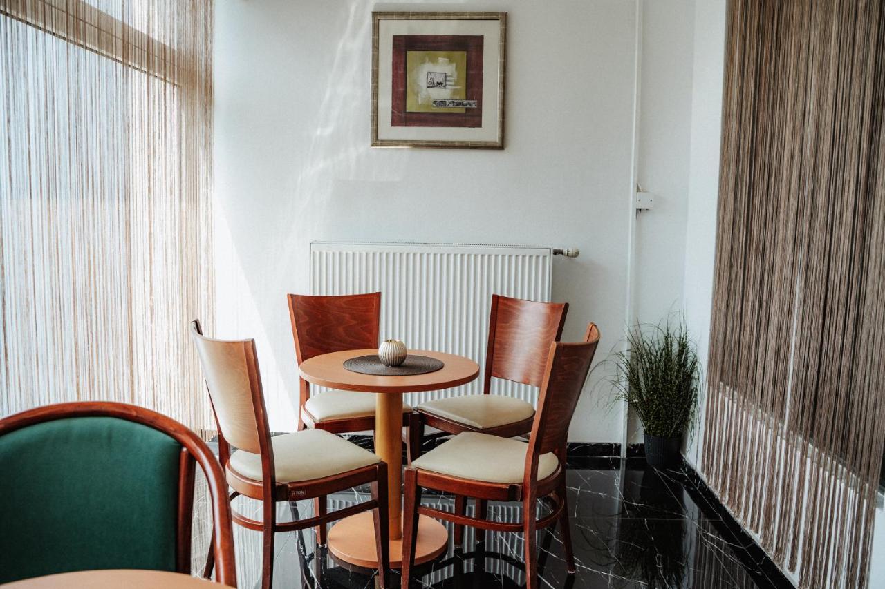 ジリナ Dudok Houseアパートホテル エクステリア 写真